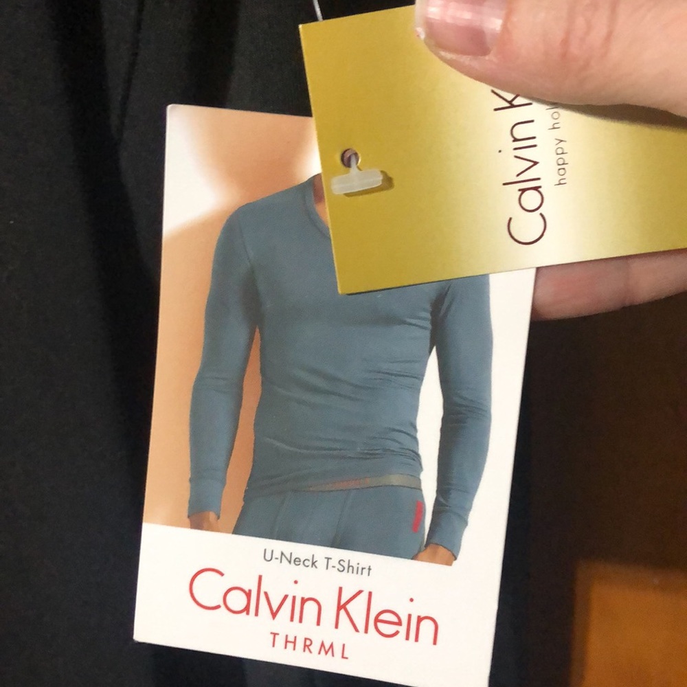 Calvin Klein - Picture 3 of 5